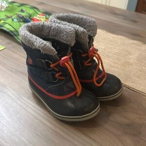 Sorel snow winter boys boots VGUC